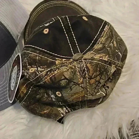 Richardson & Realtree Hats - Picture 6 of 8
